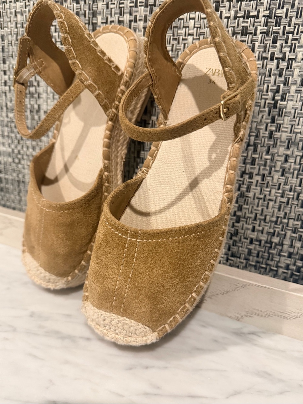 Zara Tan Suede Espadrille Sandals
Small women bigKDsize